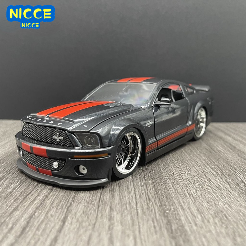 Nicce 1:24 2008 Ford Shelby Cobra GT..